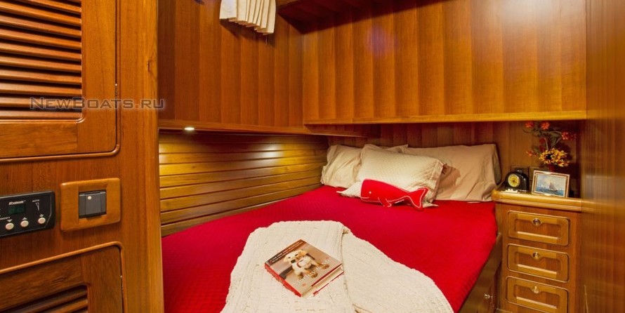 Selene 42 Voyager Sedan