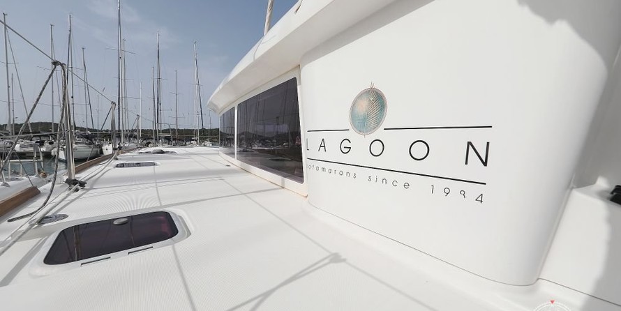 Lagoon 400