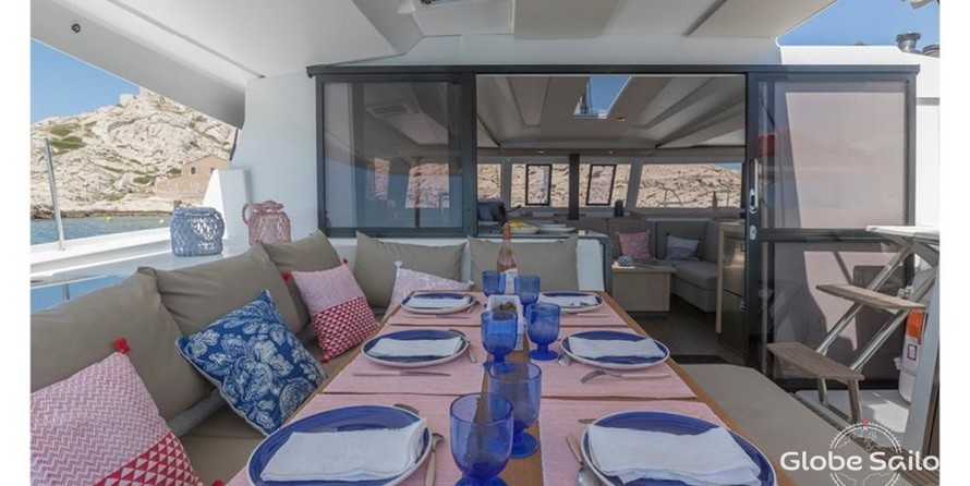 Fountaine Pajot Astréa 42