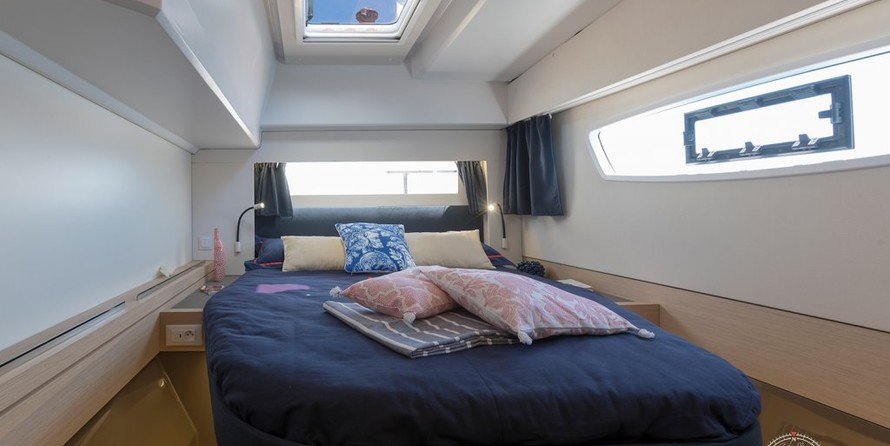 Fountaine Pajot Astréa 42