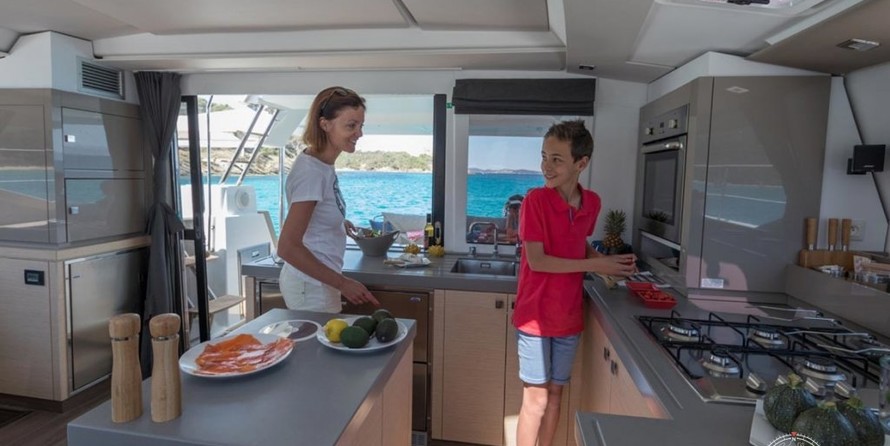 Fountaine Pajot Saona 47