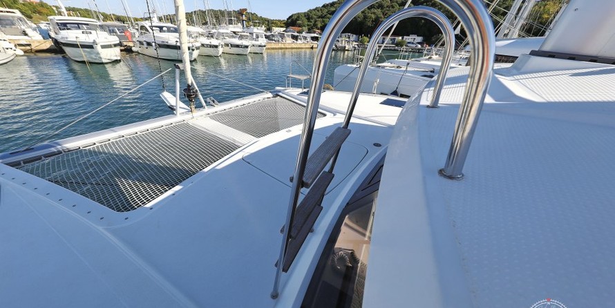Fountaine Pajot Lucia 40