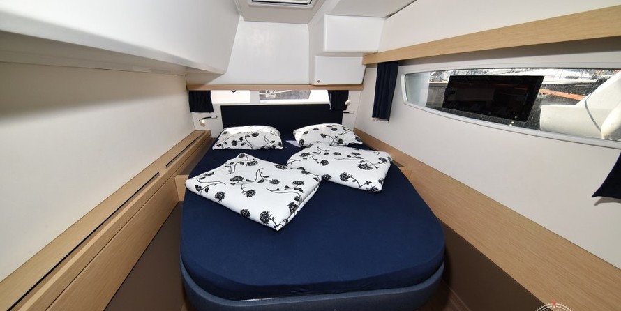 Fountaine Pajot Lucia 40