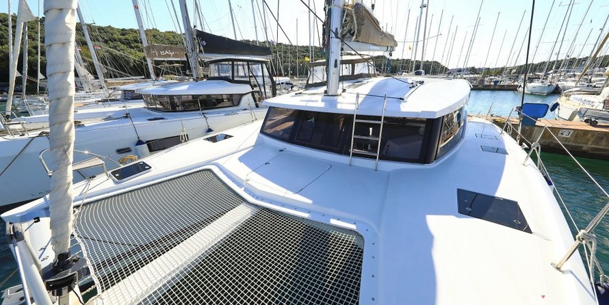 Fountaine Pajot Lucia 40