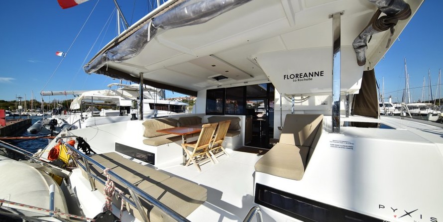 Fountaine Pajot Lucia 40
