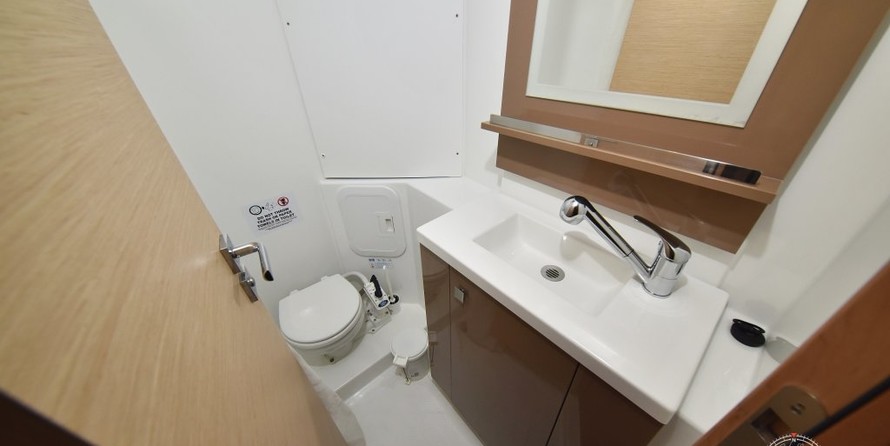 Fountaine Pajot Lucia 40