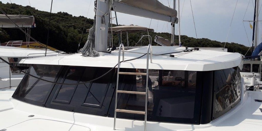 Fountaine Pajot Lucia 40