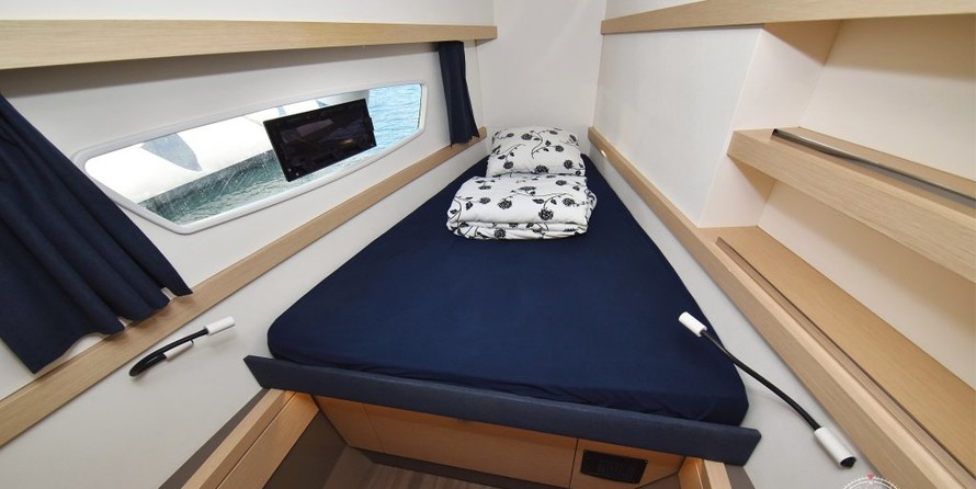 Fountaine Pajot Lucia 40
