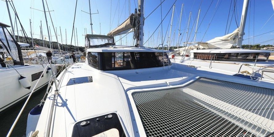 Fountaine Pajot Lucia 40