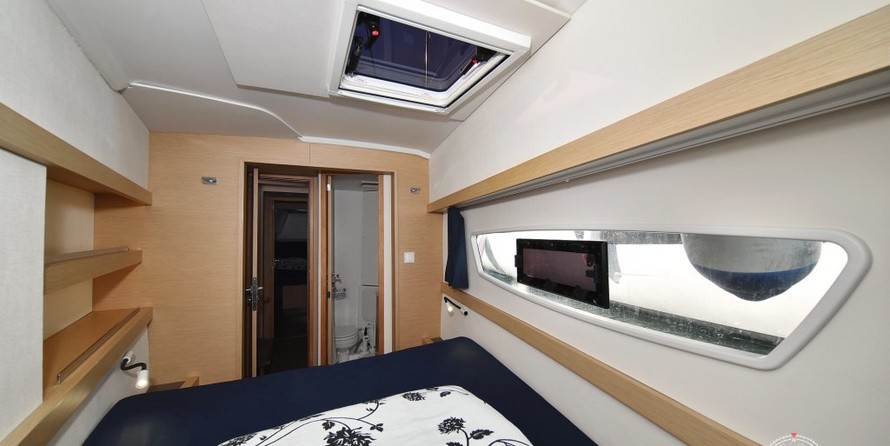 Fountaine Pajot Lucia 40