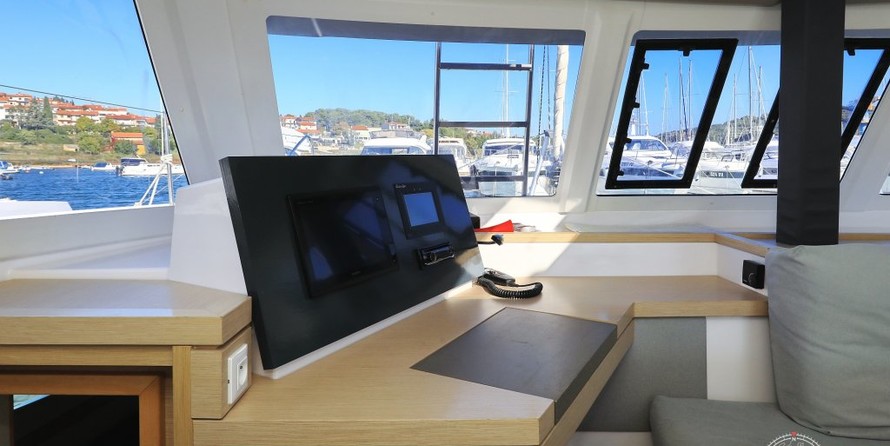 Fountaine Pajot Lucia 40