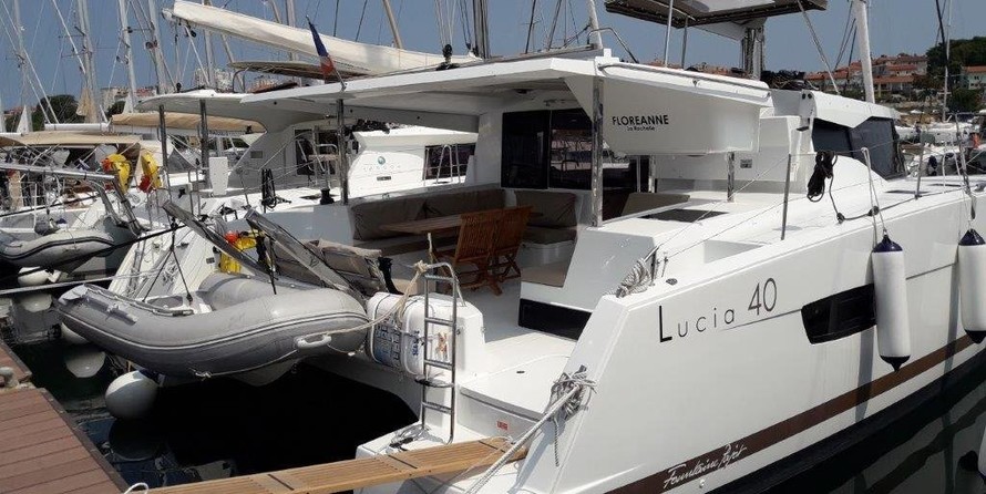 Fountaine Pajot Lucia 40