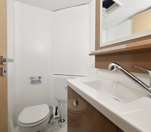 Fountaine Pajot Lucia 40