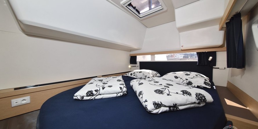 Fountaine Pajot Lucia 40