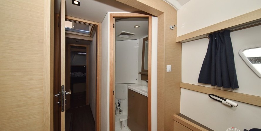 Fountaine Pajot Lucia 40