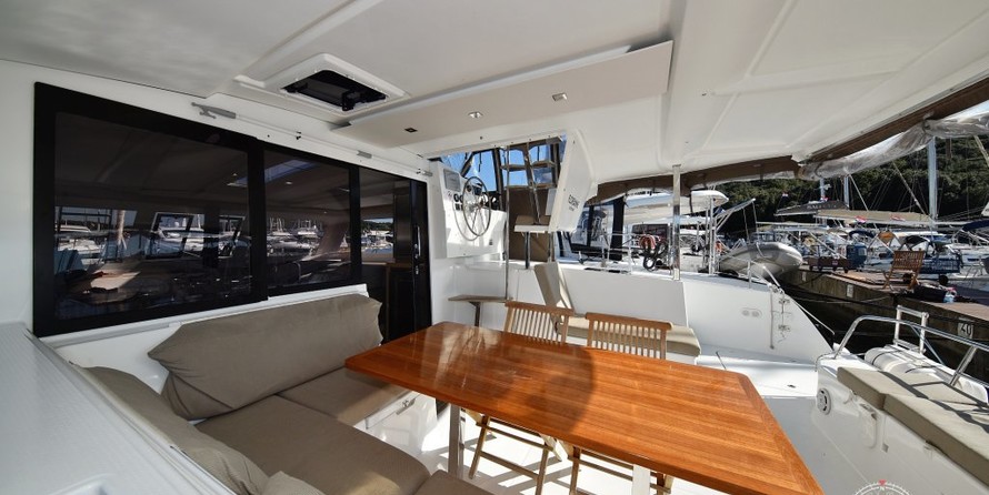 Fountaine Pajot Lucia 40