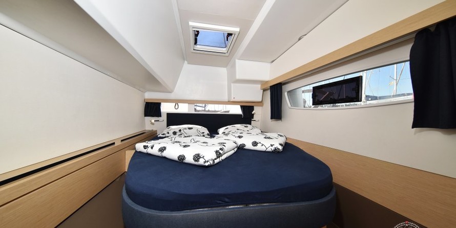 Fountaine Pajot Lucia 40