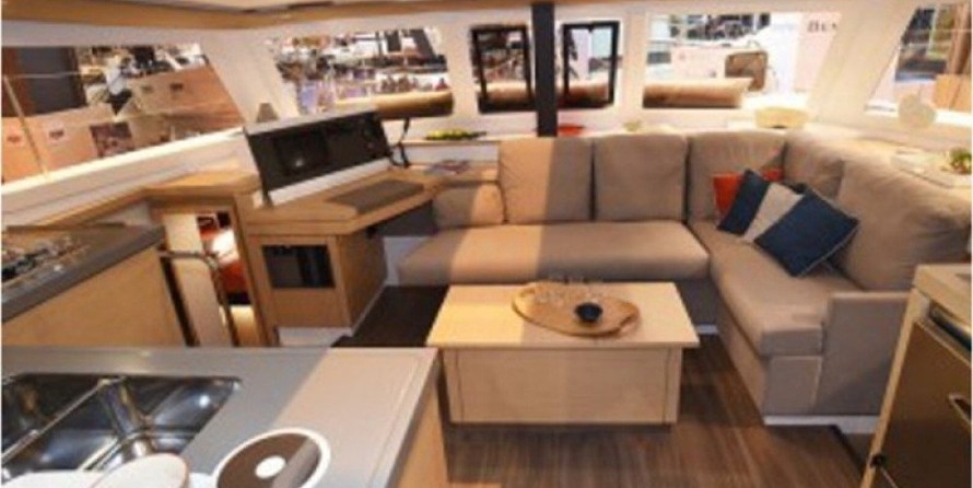Fountaine Pajot Lucia 40