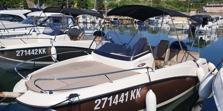 Quicksilver Activ 605 Sundeck