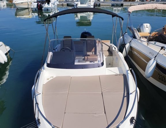 Quicksilver Activ 605 Sundeck