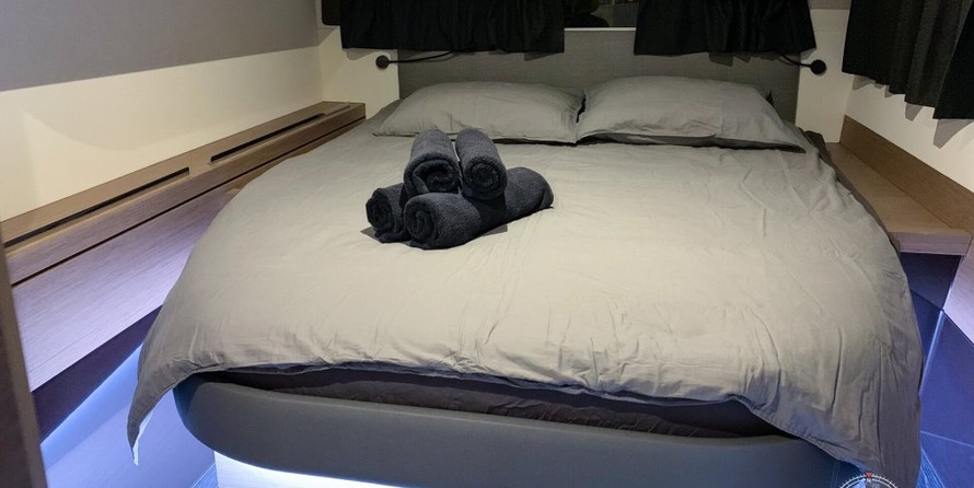 Fountaine Pajot Lucia 40