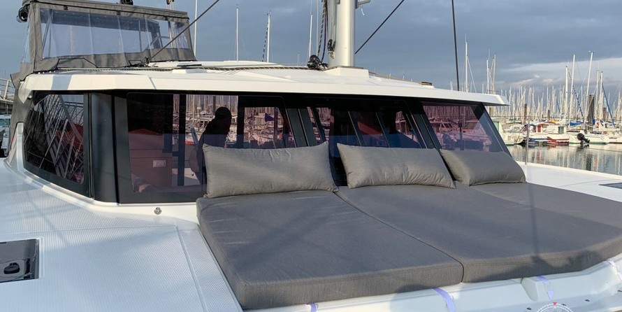 Fountaine Pajot Lucia 40
