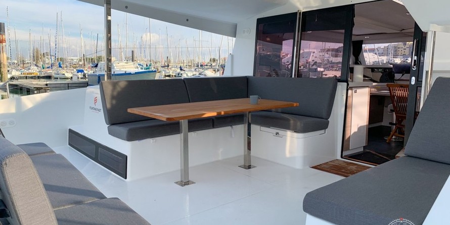 Fountaine Pajot Lucia 40