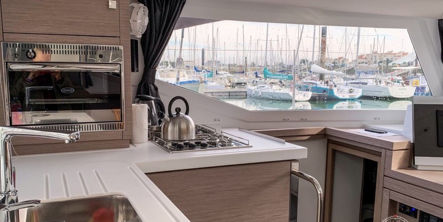 Fountaine Pajot Lucia 40