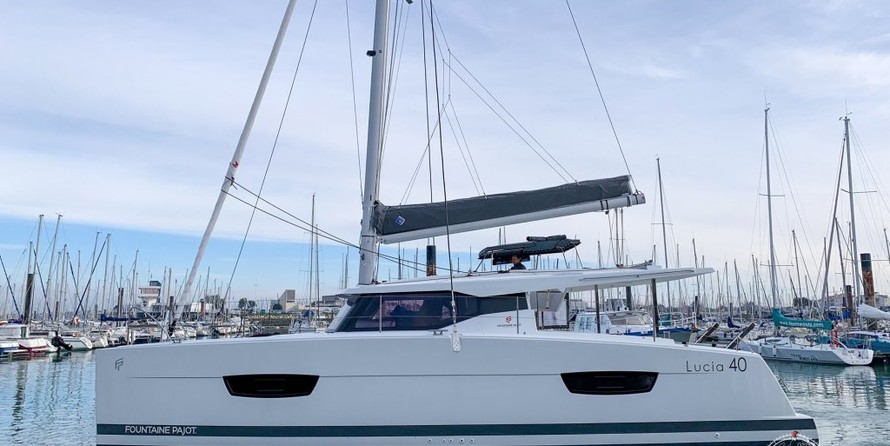 Fountaine Pajot Lucia 40