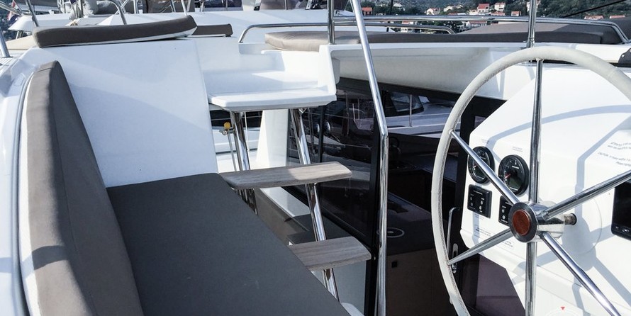 Fountaine Pajot Helia 44