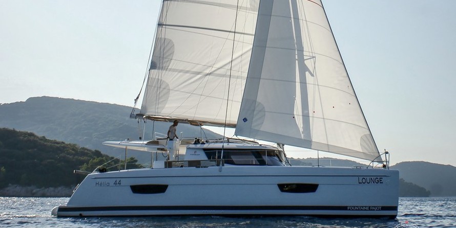Fountaine Pajot Helia 44