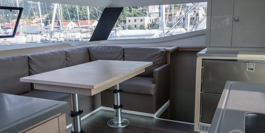 Fountaine Pajot Helia 44