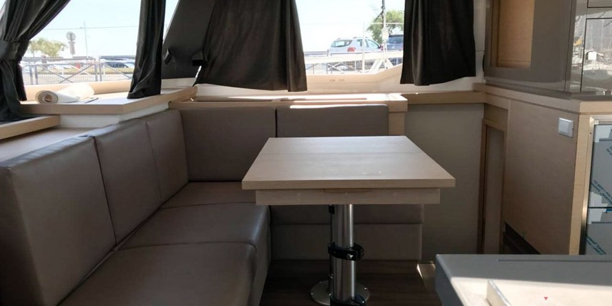 Fountaine Pajot Astréa 42