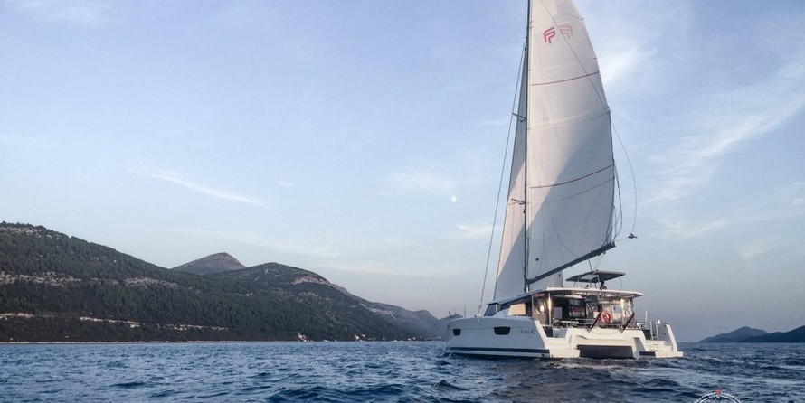 Fountaine Pajot Astréa 42