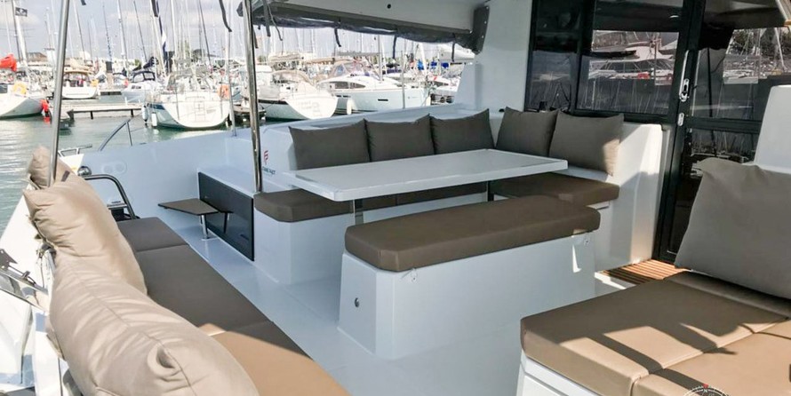 Fountaine Pajot Astréa 42
