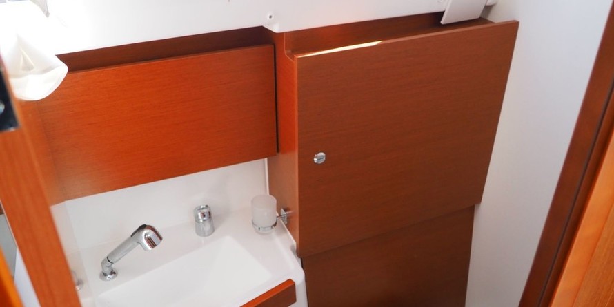 Beneteau Oceanis 35.1