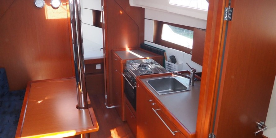 Beneteau Oceanis 35.1