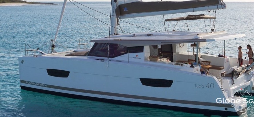 Fountaine Pajot Lucia 40