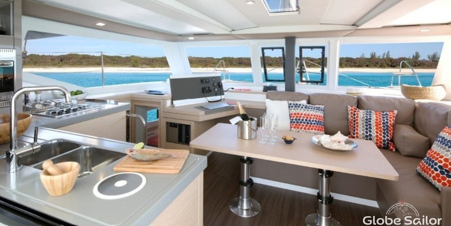 Fountaine Pajot Lucia 40