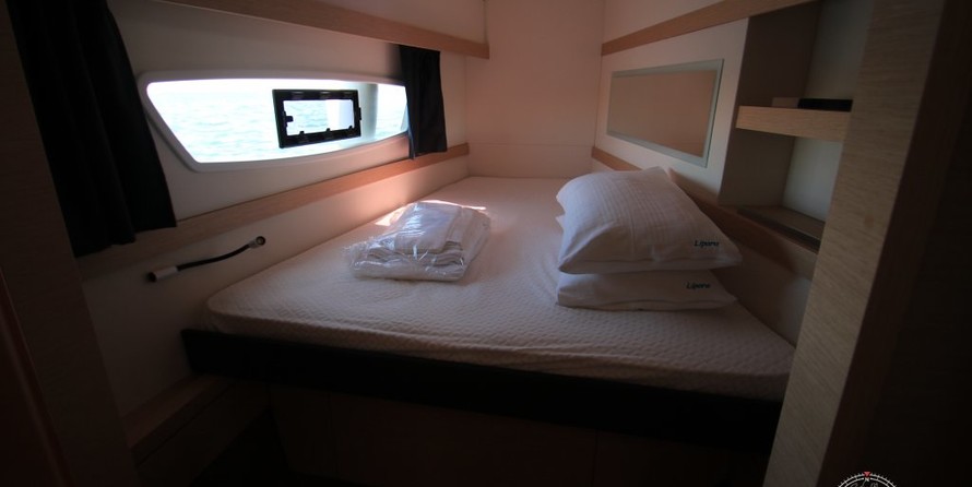 Fountaine Pajot Lucia 40