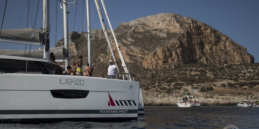 Fountaine Pajot Lucia 40