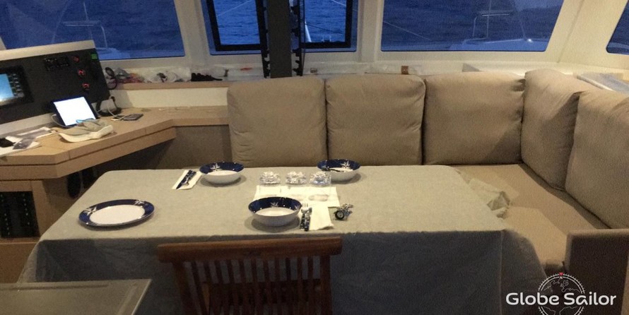 Fountaine Pajot Lucia 40