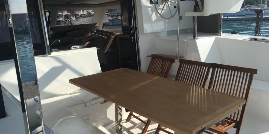 Fountaine Pajot Lucia 40