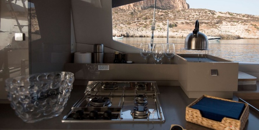 Fountaine Pajot Astréa 42