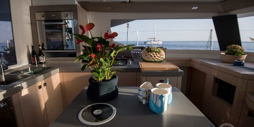 Fountaine Pajot Astréa 42