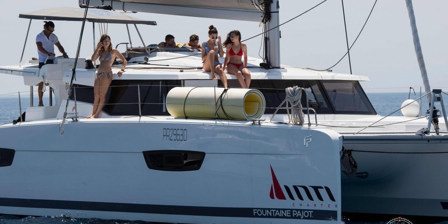 Fountaine Pajot Astréa 42