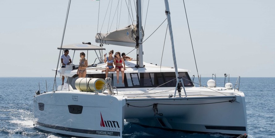 Fountaine Pajot Astréa 42