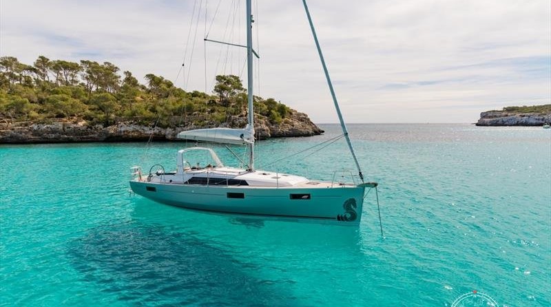 Beneteau Oceanis 38