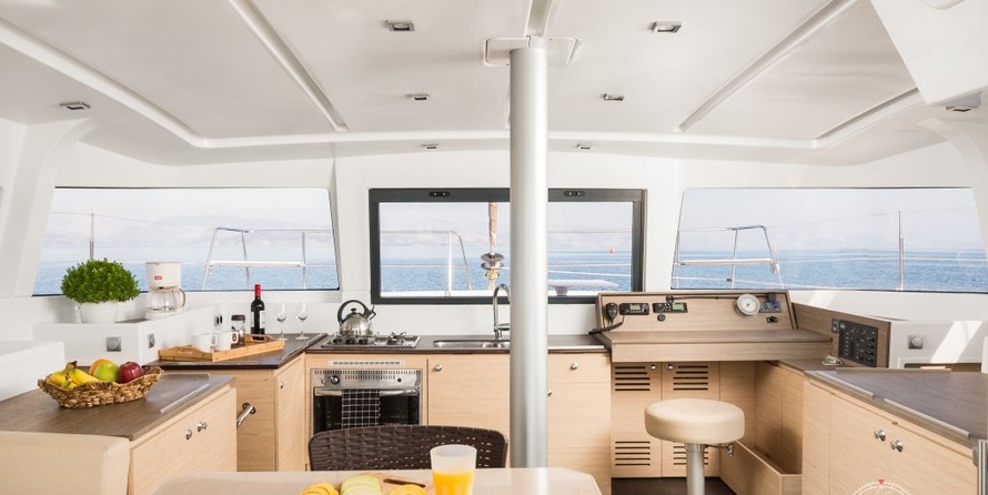 Bali catamarans 4.0 lounge