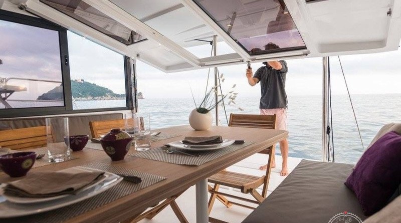 Bali catamarans 4.0 lounge